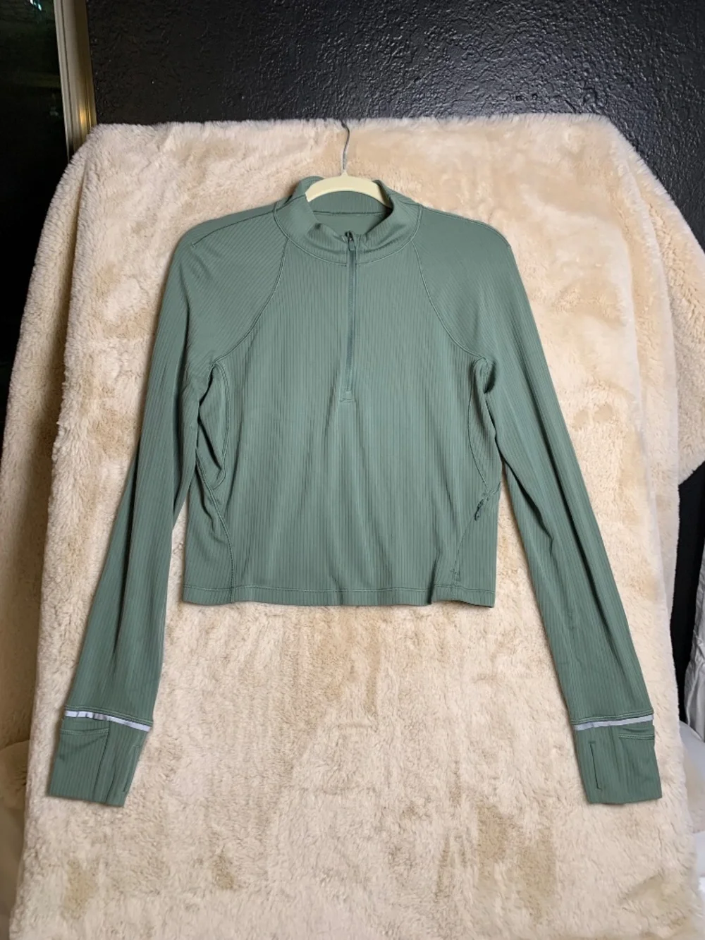 LULULEMON WOMENS ITS RULU RIBBED CROPPED HALF ZIp green sz 10